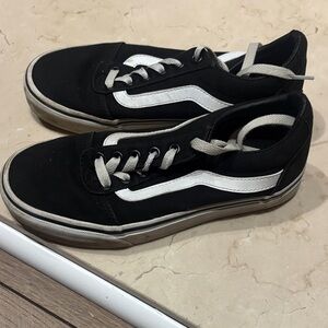 Vans Men's Black and White Sneakers